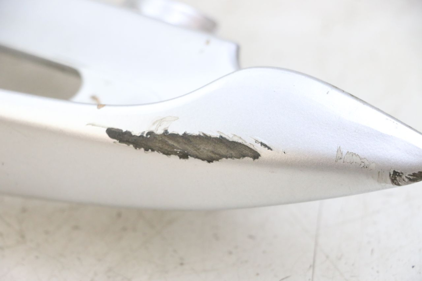 photo de POIGNEE ARRIERE GAUCHE SUZUKI BURGMAN 125 (2007 - 2014) - Zoom état d’usage