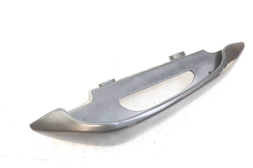 photo de POIGNEE ARRIERE GAUCHE SUZUKI BURGMAN 125 (2018 - 2021) - Zoom état d’usage