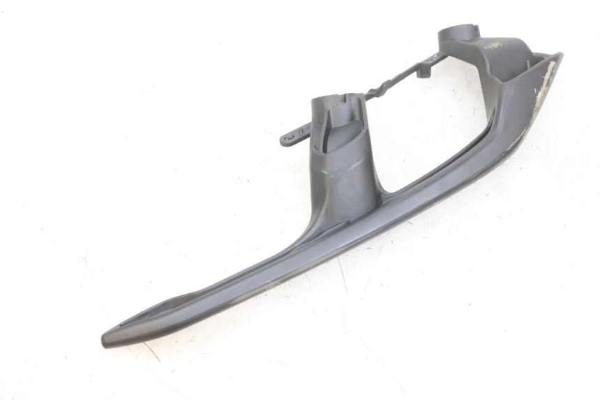 photo de POIGNEE ARRIERE GAUCHE YAMAHA TRICITY 300 (2020 - 2024) - Points de fixation