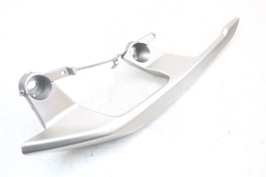 photo de POIGNEE ARRIERE GAUCHE YAMAHA XMAX X-MAX ABS 125 (2017 - 2020) - Autre angle de vue