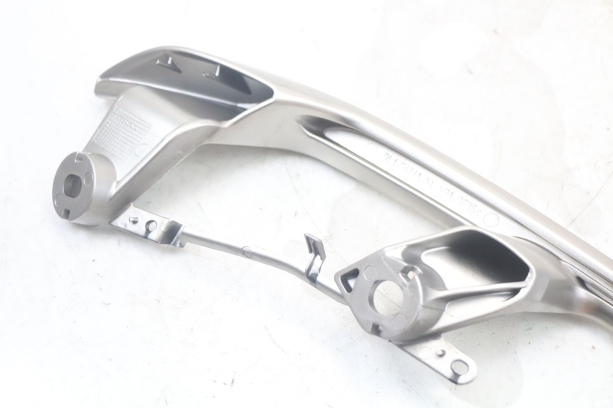 photo de POIGNEE ARRIERE GAUCHE YAMAHA XMAX X-MAX ABS 125 (2017 - 2020) - Vue d’ensemble