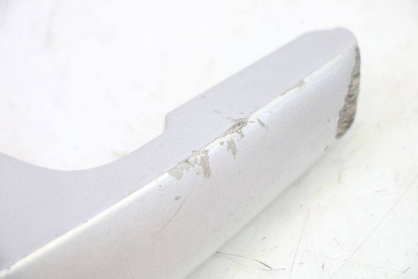 photo de POIGNEE ARRIERE GAUCHE YAMAHA X-MAX XMAX 250 (2006 - 2009) - Gros plan technique