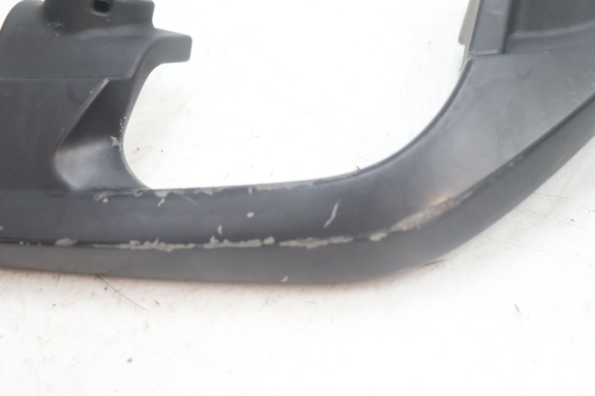 photo de POIGNEE ARRIERE GAUCHE YAMAHA X-MAX XMAX 125 (2010 - 2013) - Points de fixation