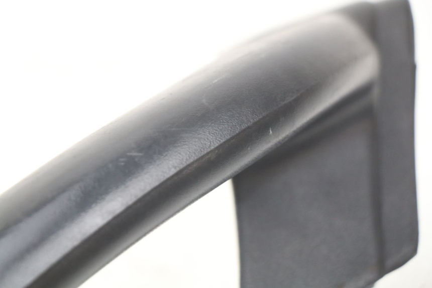 photo de POIGNEE ARRIERE GAUCHE PIAGGIO X9 EVOLUTION 125 (2003 - 2007) - Zoom état d’usage