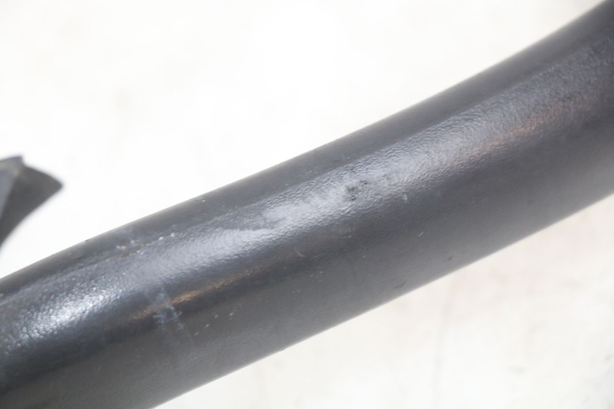 photo de POIGNEE ARRIERE GAUCHE PIAGGIO X9 EVOLUTION 125 (2003 - 2007) - Zoom état d’usage