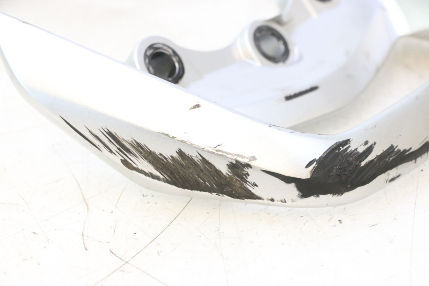 photo de POIGNEE ARRIERE SUZUKI GSR 600 (2005 - 2012) - Vue d’ensemble