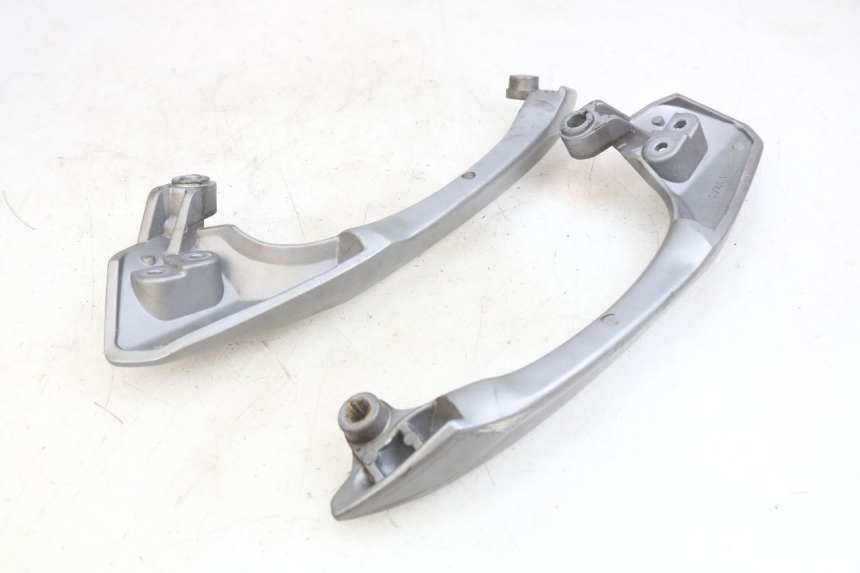 photo de POIGNEE ARRIERE SYM GTS EFI 125 (2012 - 2016) - Autre angle de vue