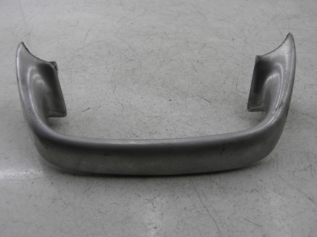 photo de POIGNEE ARRIERE HONDA CB SEVEN FITTY 750 (1992 - 2003) - Gros plan technique