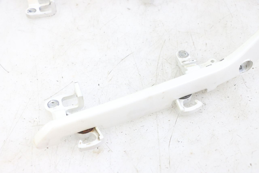 photo de POIGNEE ARRIERE HONDA CBR F 1000 (1993 - 1996) - Autre angle de vue