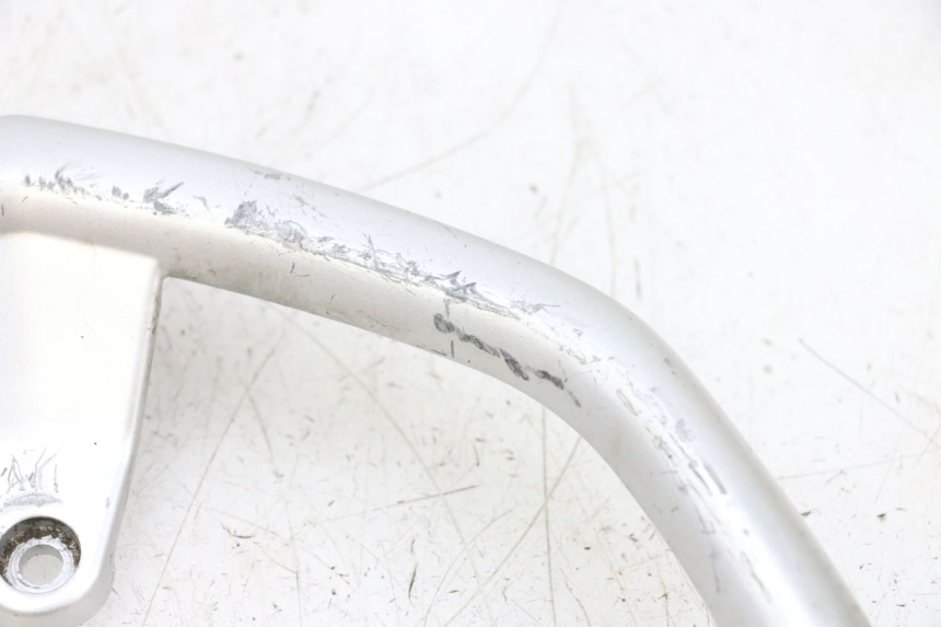 photo de POIGNEE ARRIERE PEUGEOT KISBEE 4T 50 (2018 - 2022) - Gros plan technique