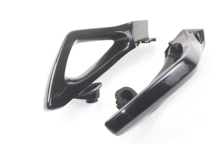 photo de POIGNEE ARRIERE PEUGEOT METROPOLIS 400 (2017 - 2020) - Vue d’ensemble