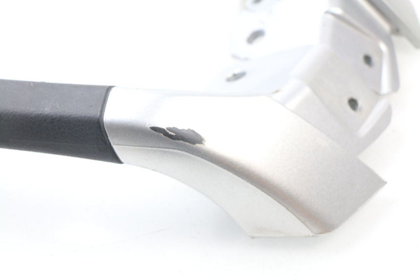 photo de POIGNEE ARRIERE PIAGGIO MP3 LT 300 (2010 - 2016) - Gros plan technique