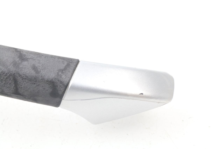 photo de POIGNEE ARRIERE PIAGGIO MP3 LT 300 (2010 - 2016) - Vue d’ensemble