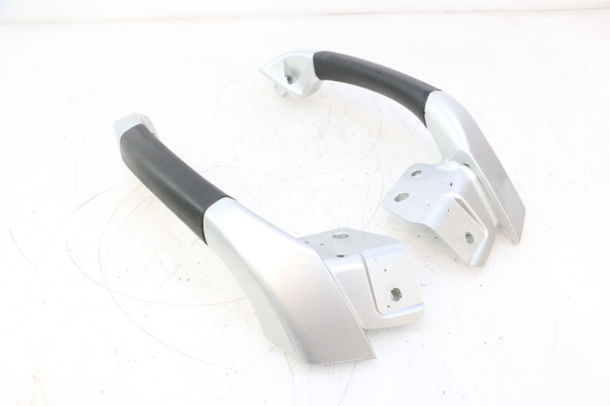 photo de POIGNEE ARRIERE PIAGGIO MP3 LT 300 (2010 - 2016) - Vue principale