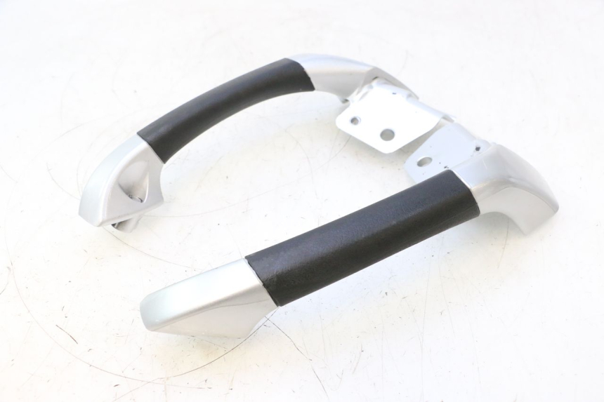 photo de POIGNEE ARRIERE PIAGGIO MP3 LT 300 (2010 - 2016) - Vue d’ensemble