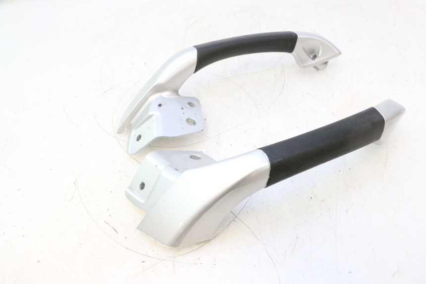 photo de POIGNEE ARRIERE PIAGGIO MP3 LT 300 (2010 - 2016) - État de surface