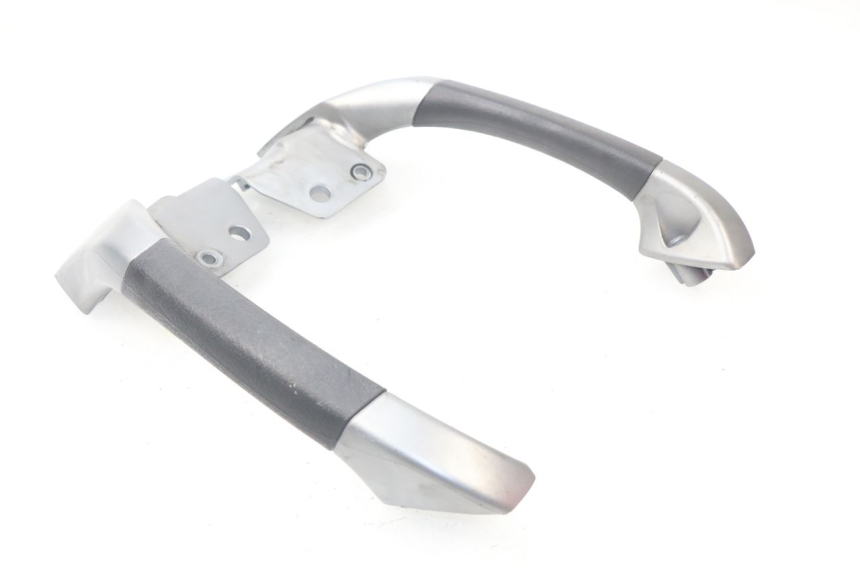 photo de POIGNEE ARRIERE PIAGGIO MP3 125 (2006 - 2014) - Vue principale