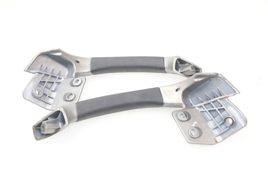 photo de POIGNEE ARRIERE PIAGGIO MP3 125 (2006 - 2014) - Détail de la pièce