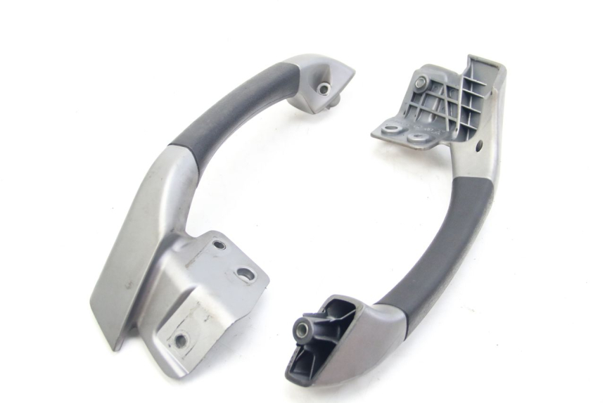 photo de POIGNEE ARRIERE PIAGGIO MP3 125 (2006 - 2014) - Vue principale