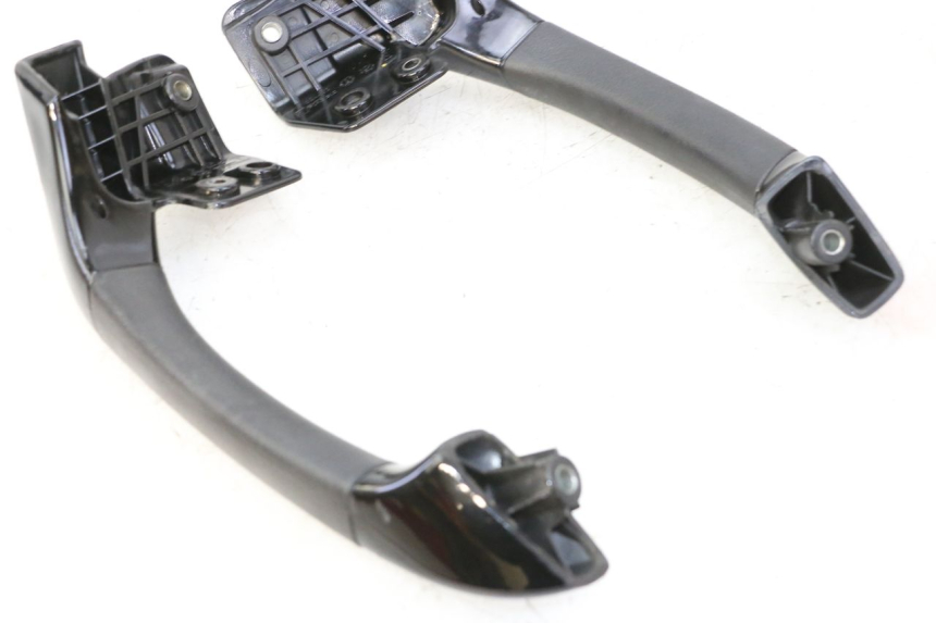 photo de POIGNEE ARRIERE PIAGGIO MP3 500 (2011 - 2015) - Détail de la pièce