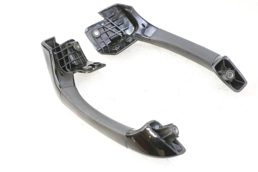 photo de POIGNEE ARRIERE PIAGGIO MP3 500 (2011 - 2015) - Autre angle de vue