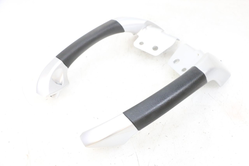 photo de POIGNEE ARRIERE PIAGGIO MP3 RL 250 (2006 - 2010) - Vue principale