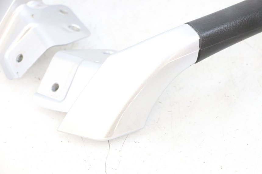 photo de POIGNEE ARRIERE PIAGGIO MP3 RL 250 (2006 - 2010) - Vue produit