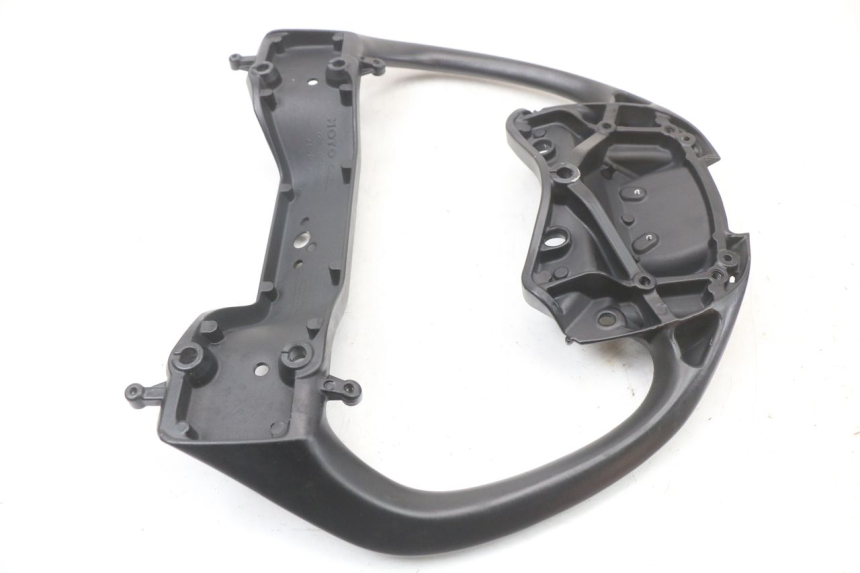 photo de POIGNEE ARRIERE MOTO GUZZI NORGE 8V GT 1200 (2011 - 2016) - Marquages et références