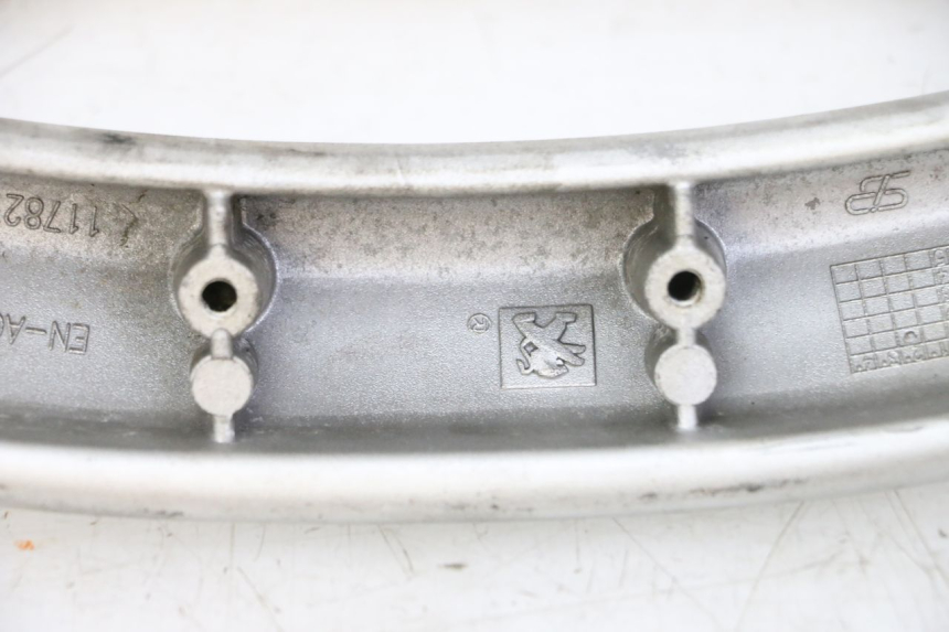 photo de POIGNEE ARRIERE PEUGEOT CITYSTAR 125 (2011 - 2017) - Gros plan technique