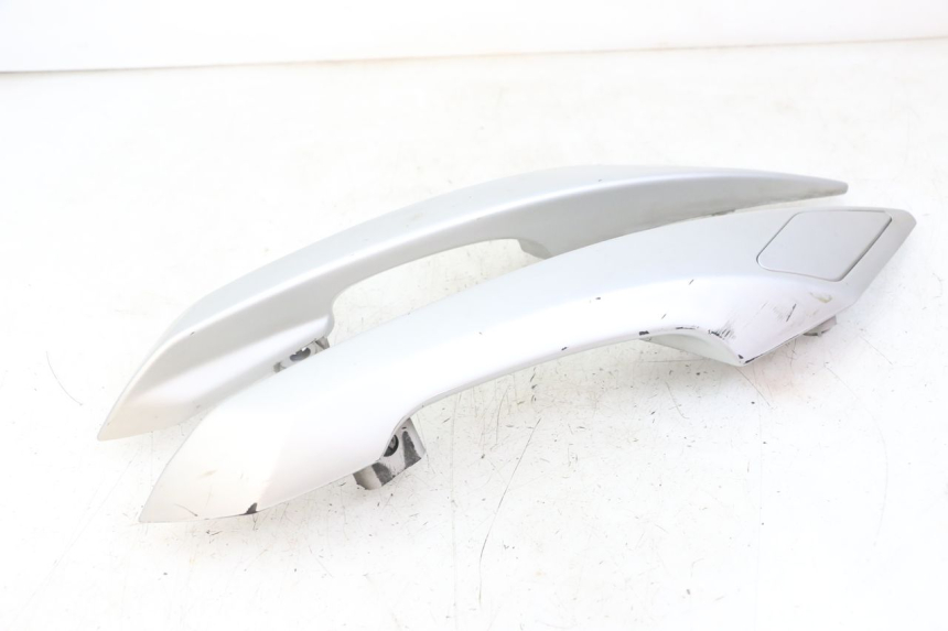 photo de POIGNEE ARRIERE PEUGEOT SATELIS 125 (2010 - 2012) - Marquages et références