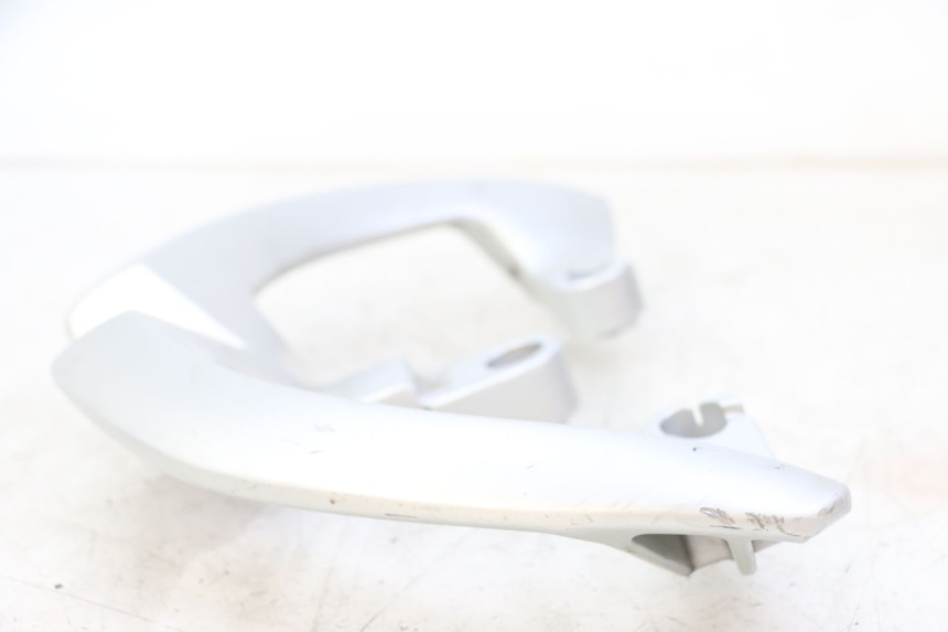 photo de POIGNEE ARRIERE PEUGEOT VIVACITY 125 (2010 - 2017) - Gros plan technique