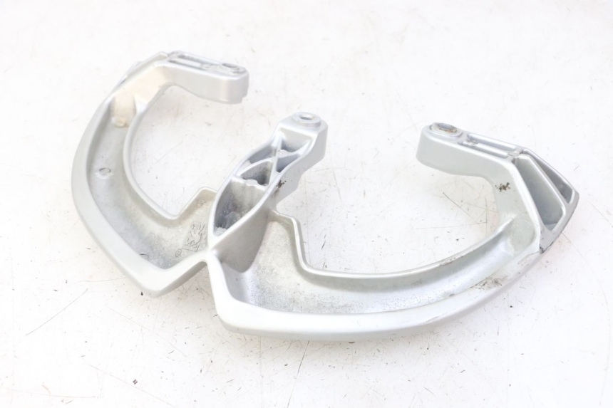 photo de POIGNEE ARRIERE PEUGEOT VIVACITY 125 (2010 - 2017) - Points de fixation