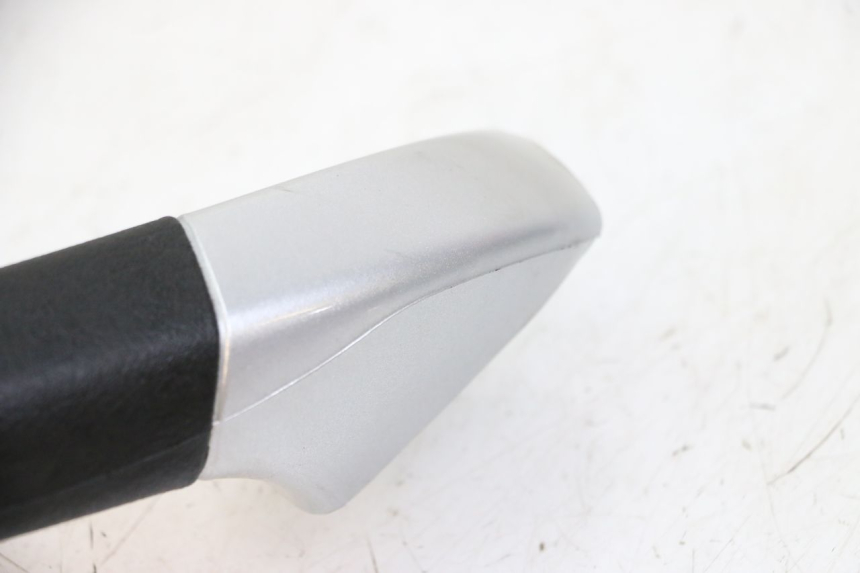 photo de POIGNEE ARRIERE PIAGGIO MP3 LT 400 (2007 - 2012) - Points de fixation