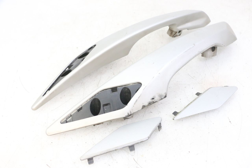 photo de POIGNEE ARRIERE PEUGEOT SATELIS 125 (2013 - 2018) - Vue principale