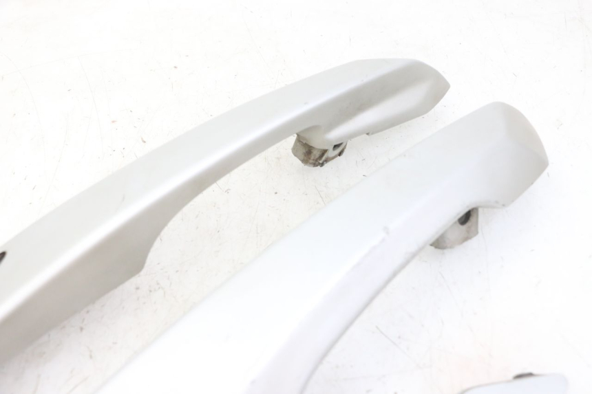 photo de POIGNEE ARRIERE PEUGEOT SATELIS 125 (2013 - 2018) - Vue produit