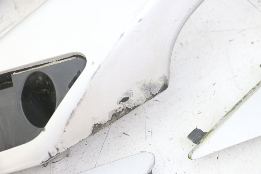 photo de POIGNEE ARRIERE PEUGEOT SATELIS 125 (2013 - 2018) - Détails caractéristiques