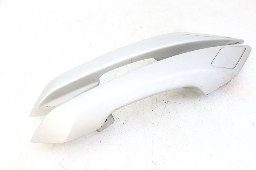 photo de POIGNEE ARRIERE PEUGEOT SATELIS 125 (2013 - 2018) - Points de fixation