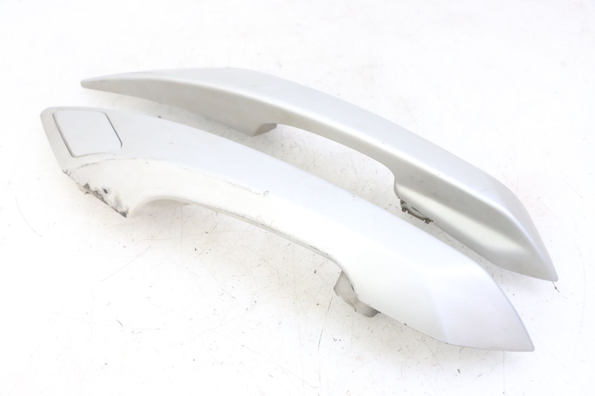 photo de POIGNEE ARRIERE PEUGEOT SATELIS 125 (2013 - 2018) - État de surface