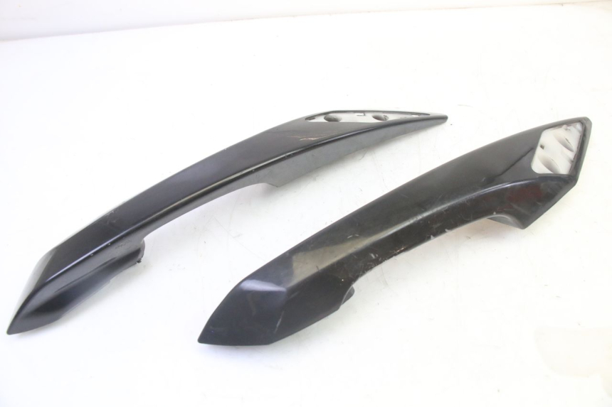 photo de POIGNEE ARRIERE PEUGEOT SATELIS 125 (2013 - 2018) - Vue principale