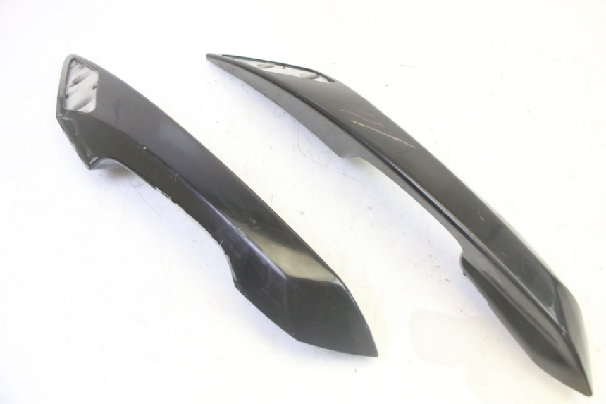 photo de POIGNEE ARRIERE PEUGEOT SATELIS 125 (2013 - 2018) - Autre angle de vue