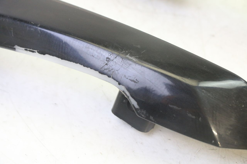 photo de POIGNEE ARRIERE PEUGEOT SATELIS 125 (2013 - 2018) - Gros plan technique