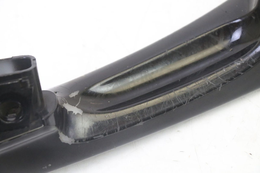 photo de POIGNEE ARRIERE PEUGEOT SATELIS 125 (2013 - 2018) - État de surface