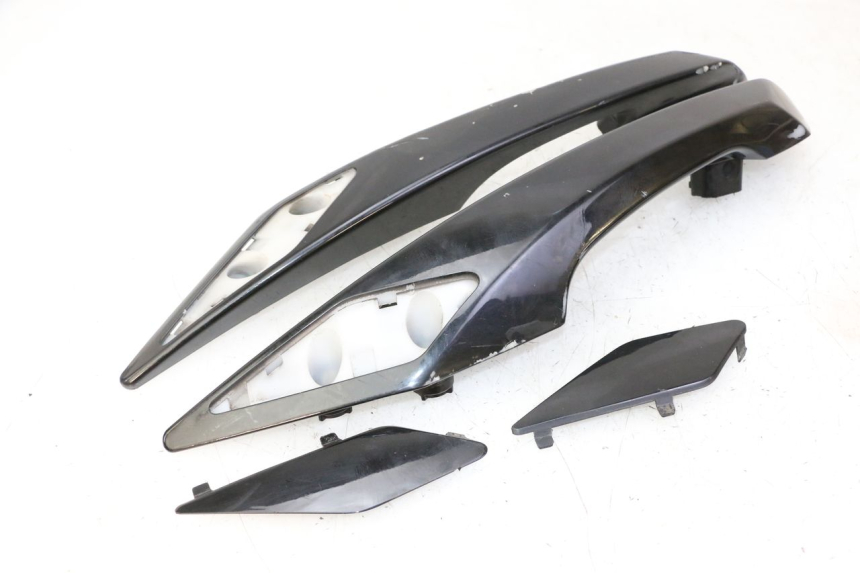 photo de POIGNEE ARRIERE PEUGEOT SATELIS 125 (2010 - 2012) - Vue principale