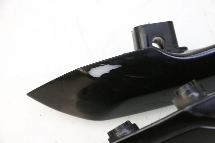 photo de POIGNEE ARRIERE PEUGEOT SATELIS 125 (2010 - 2012) - Détail de la pièce