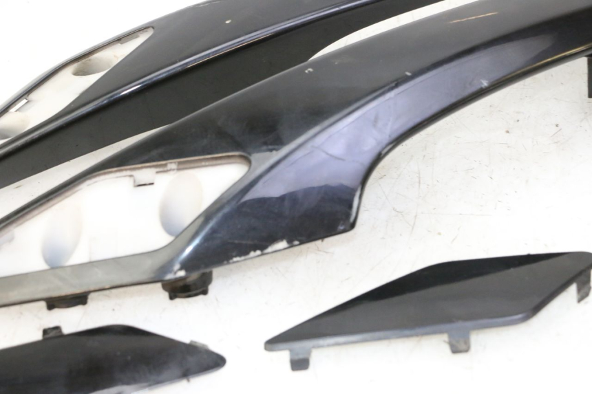 photo de POIGNEE ARRIERE PEUGEOT SATELIS 125 (2010 - 2012) - Détails caractéristiques