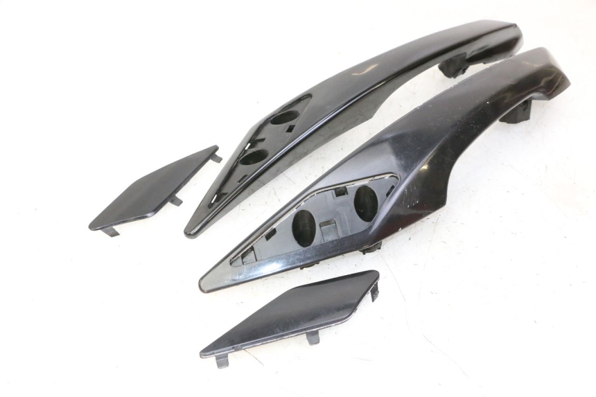 photo de POIGNEE ARRIERE PEUGEOT SATELIS 125 (2013 - 2018) - Détail de la pièce