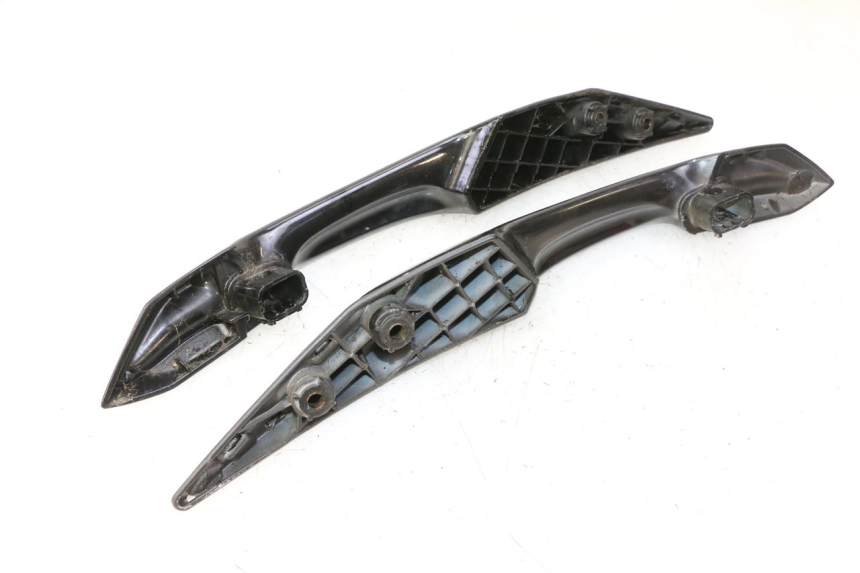 photo de POIGNEE ARRIERE PEUGEOT SATELIS 125 (2013 - 2018) - Zoom état d’usage