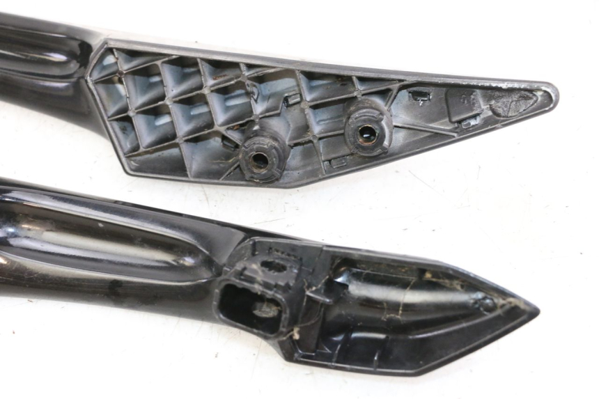 photo de POIGNEE ARRIERE PEUGEOT SATELIS 125 (2013 - 2018) - Gros plan technique