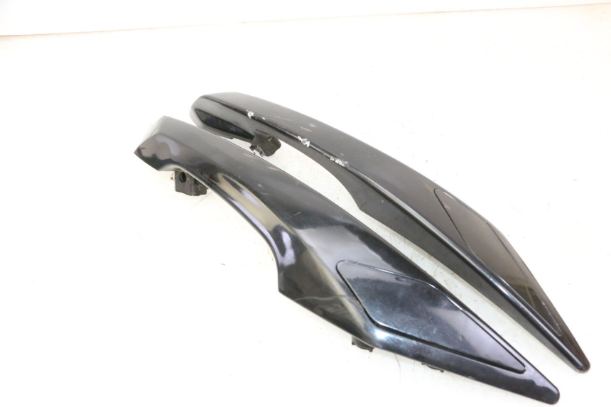 photo de POIGNEE ARRIERE PEUGEOT SATELIS 125 (2013 - 2018) - Points de fixation