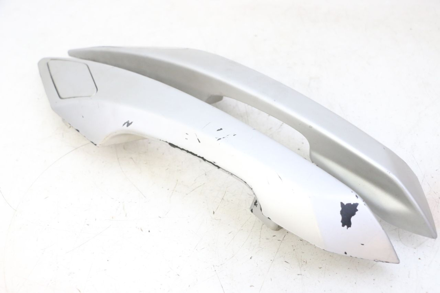 photo de POIGNEE ARRIERE PEUGEOT SATELIS 125 (2006 - 2009) - Vue principale